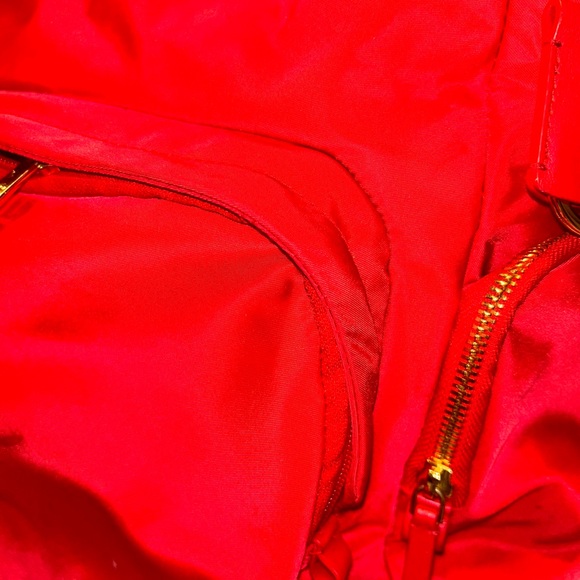 RARE Red Satin Tumi Voyager Luggage Quality Backpack with Gold Trim! - Picture 9 of 17